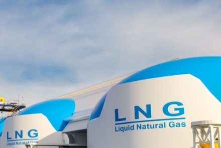 카타르, 일본 전력사와 27년간 LNG 장기 공급 계약…에너지 안보 강화