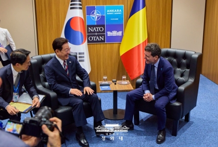 이재명 대통령 "루마니아와 방산·원전·인프라 협력 확대"… NATO 정상회의 계기 정상외교 성과 강조