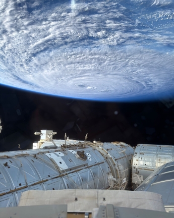 "우주에서 아이폰으로 찍은 태평양"… 미국 항공우주국(NASA) 우주비행사 포착 사진 화제