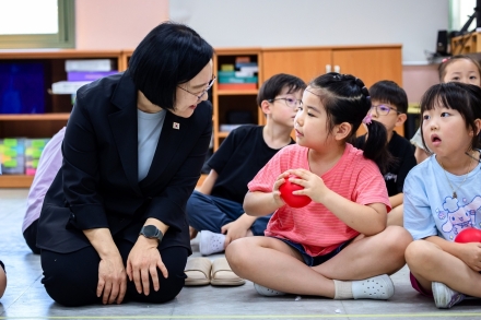 한성숙 총리 “방학에도 중단 없는 초등 돌봄·교육 체계 만들겠다”